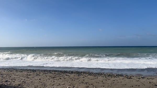 POZDRAV Z CESTY 5 - Spíše obrazem než slovem😊 St. Agata, Sicílie. Síla moře